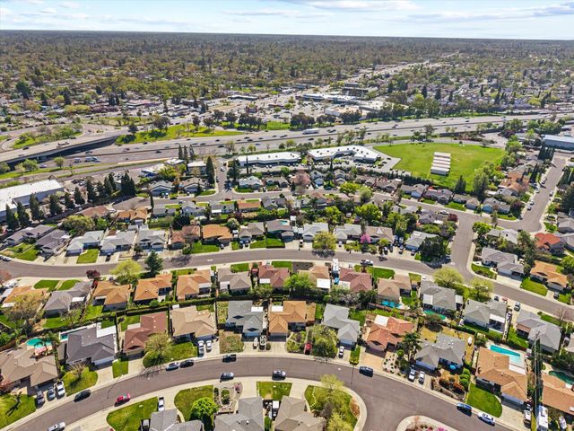 215 Ardmore Ave, Roseville, CA 95678