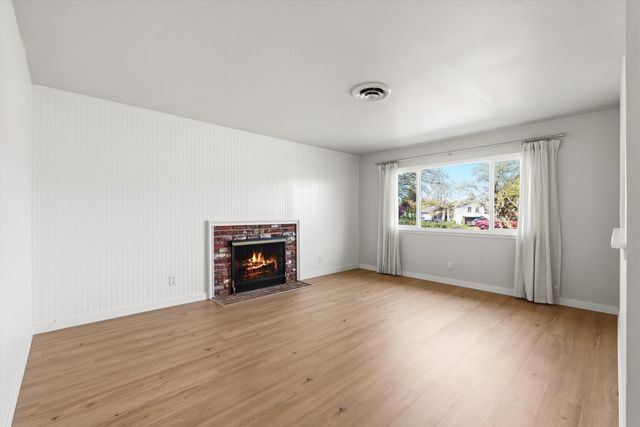 215 Ardmore Ave, Roseville, CA 95678