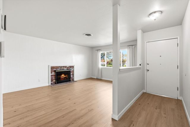 215 Ardmore Ave, Roseville, CA 95678