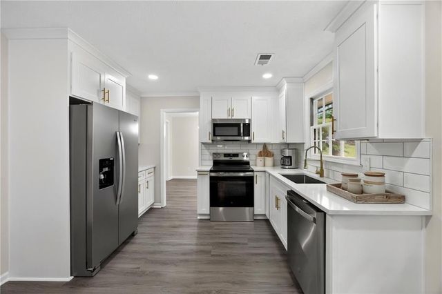 1330 Grovenor way, Riverdale, GA 30296