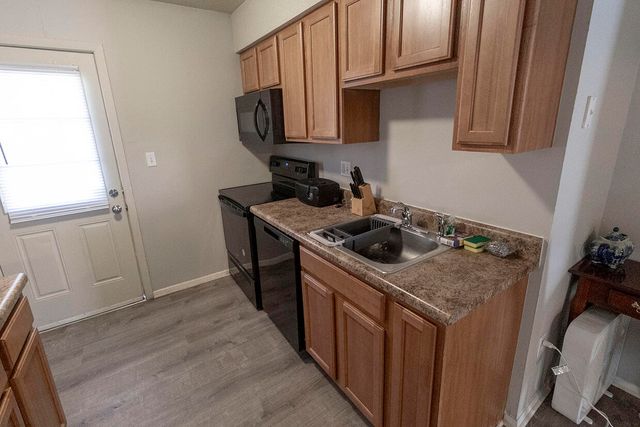 204 WHEATON CT, Columbia, MO 65203