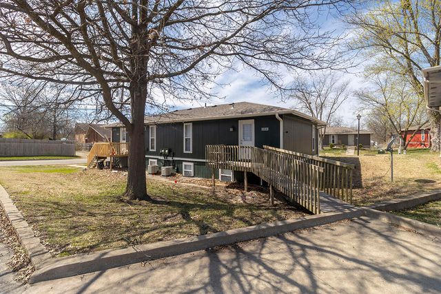 204 WHEATON CT, Columbia, MO 65203