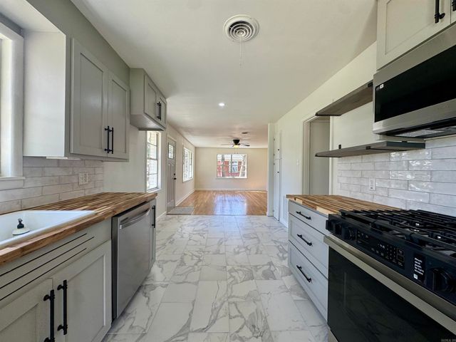 1204 Harton Street, Conway, AR 72032