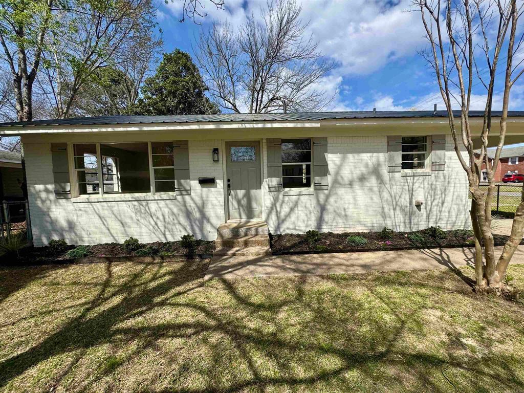 1204 Harton Street, Conway, AR 72032