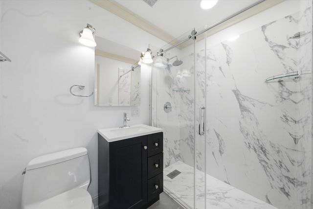 645 Grove Drive 202, Buffalo Grove, IL 60089