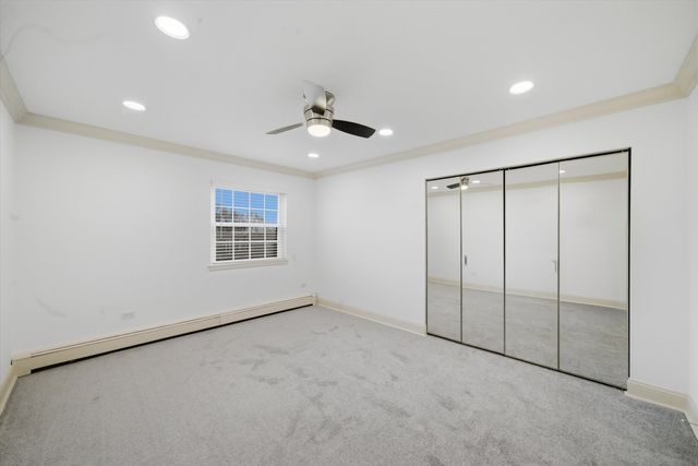 645 Grove Drive 202, Buffalo Grove, IL 60089