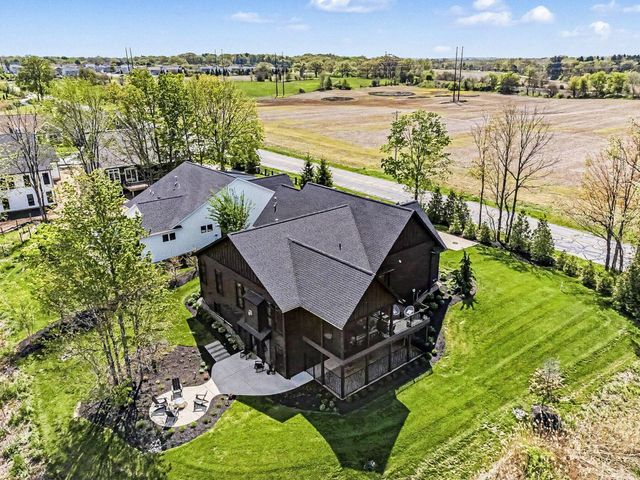 2201 Pepper Ridge Road, Valparaiso, IN 46385