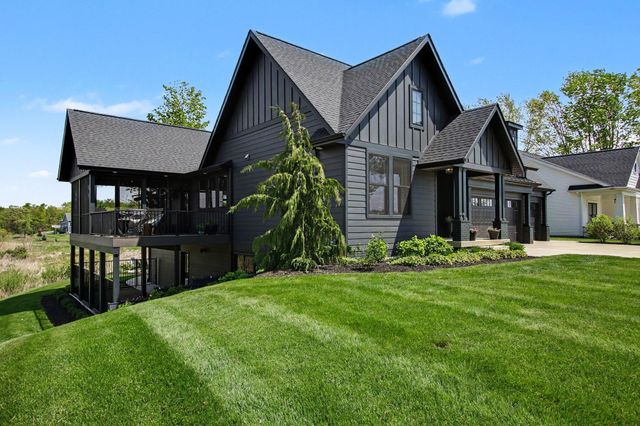 2201 Pepper Ridge Road, Valparaiso, IN 46385