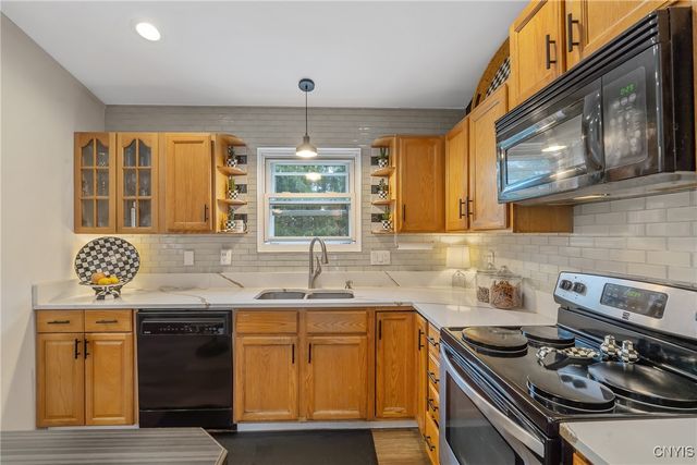 209 Dolores South, Salina, NY 13212