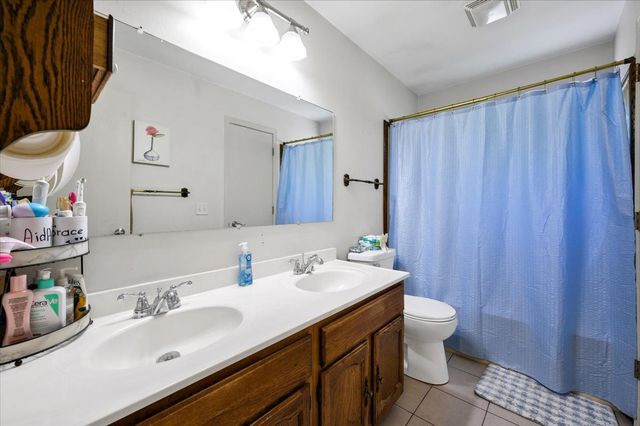 535 Garnett Avenue, Winthrop Harbor, IL 60096