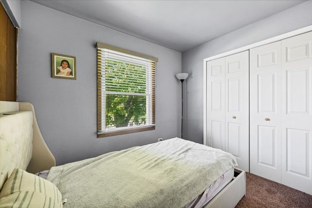 535 Garnett Avenue, Winthrop Harbor, IL 60096
