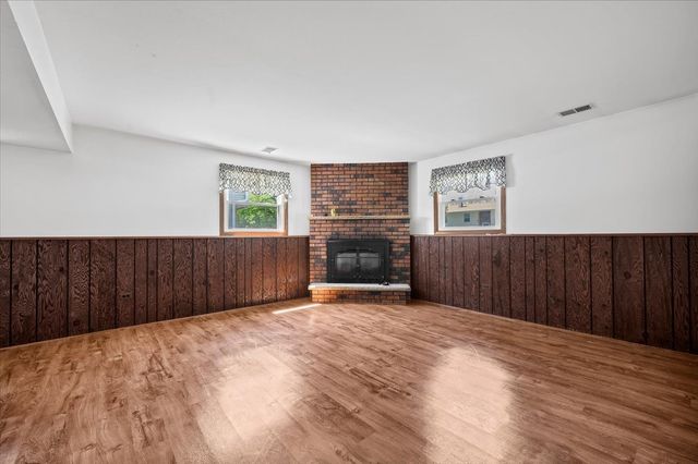 535 Garnett Avenue, Winthrop Harbor, IL 60096