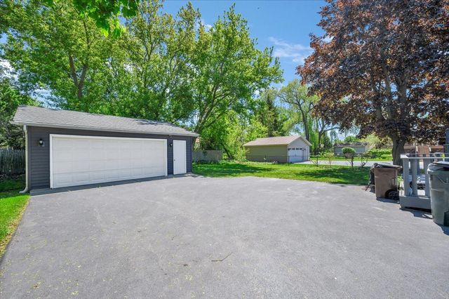 535 Garnett Avenue, Winthrop Harbor, IL 60096