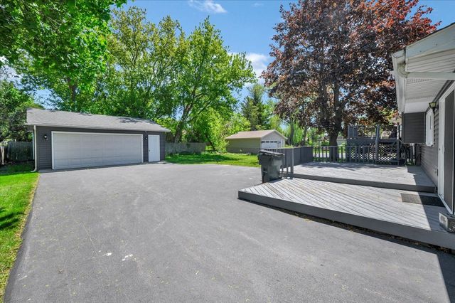 535 Garnett Avenue, Winthrop Harbor, IL 60096