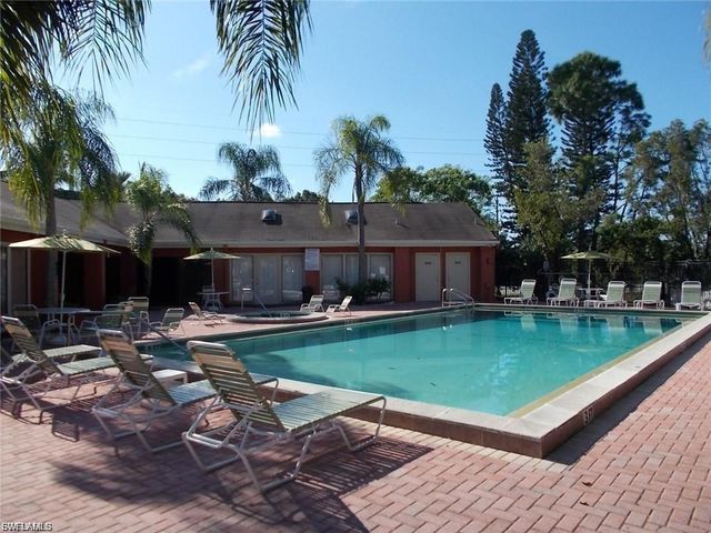 2855 Winkler AVE 109, Fort Myers, FL 33916
