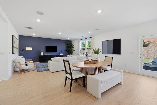 4017 Laurant Path, Flowery Branch, GA 30542