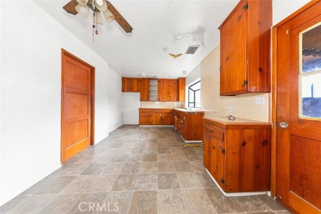 7719 Yolanda Avenue, Reseda (los Angeles), CA 91335