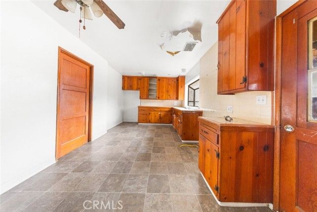 7719 Yolanda Avenue, Reseda (los Angeles), CA 91335