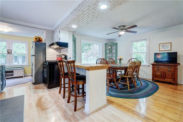 95 Brook Road, Pittsford, NY 14534