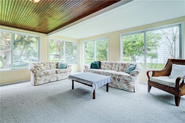 95 Brook Road, Pittsford, NY 14534