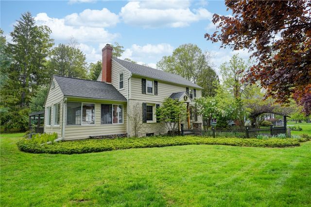 95 Brook Road, Pittsford, NY 14534