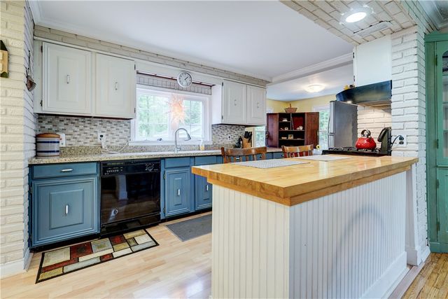 95 Brook Road, Pittsford, NY 14534