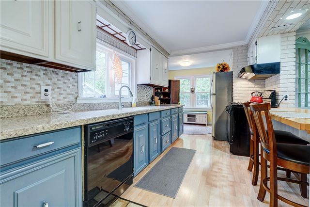 95 Brook Road, Pittsford, NY 14534