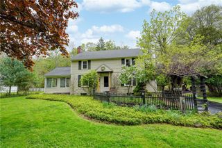95 Brook Road, Pittsford, NY 14534