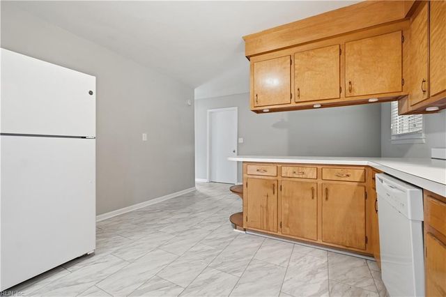 212 Hallbridge DR, Chesapeake, VA 23322