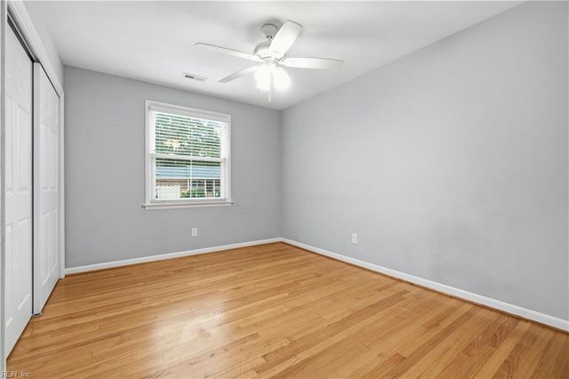 212 Hallbridge DR, Chesapeake, VA 23322