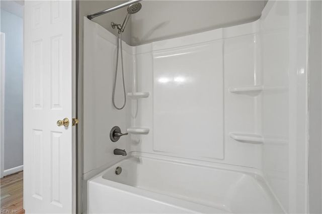 212 Hallbridge DR, Chesapeake, VA 23322