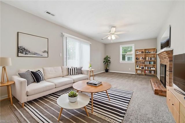 212 Hallbridge DR, Chesapeake, VA 23322
