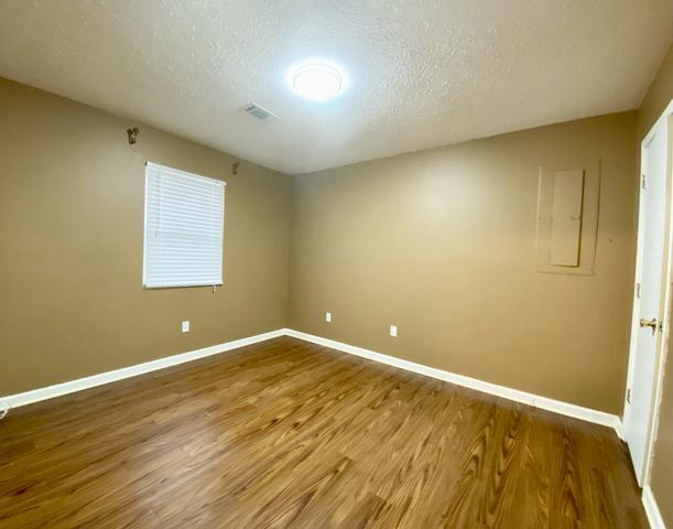 120 Holloway Dr, Lebanon, TN 37087