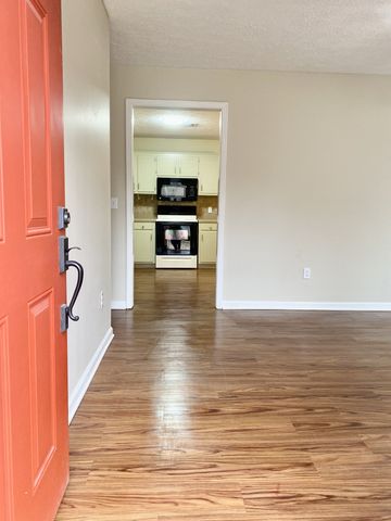 120 Holloway Dr, Lebanon, TN 37087
