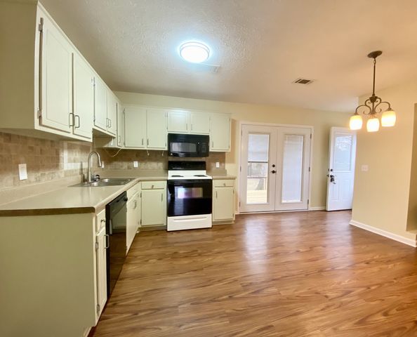 120 Holloway Dr, Lebanon, TN 37087