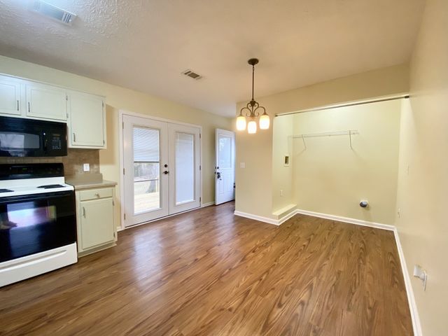 120 Holloway Dr, Lebanon, TN 37087