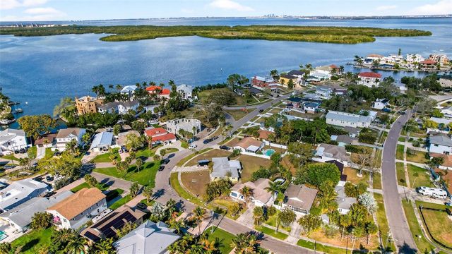 1722 BAYOU GRANDE BOULEVARD NE, St Petersburg, FL 33703