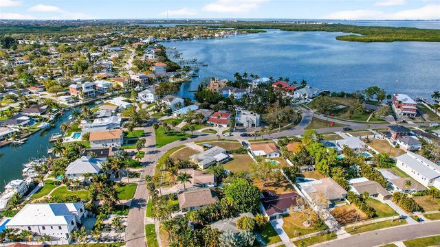 1722 BAYOU GRANDE BOULEVARD NE, St Petersburg, FL 33703