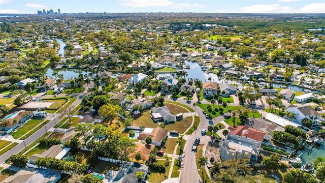 1722 BAYOU GRANDE BOULEVARD NE, St Petersburg, FL 33703