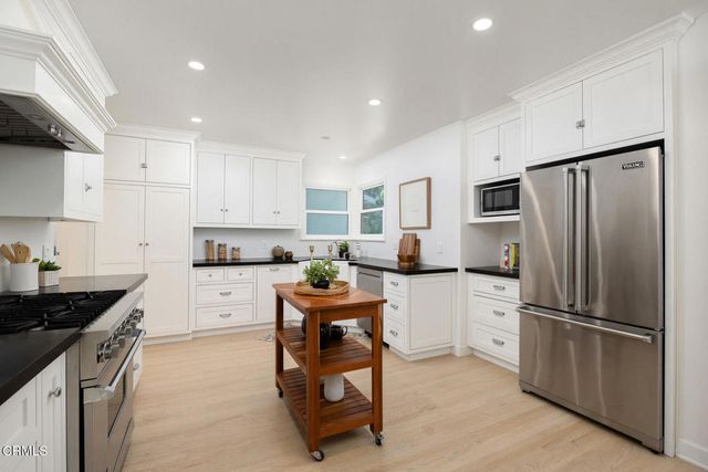 1200 Fernside Drive, La Canada Flintridge, CA 91011