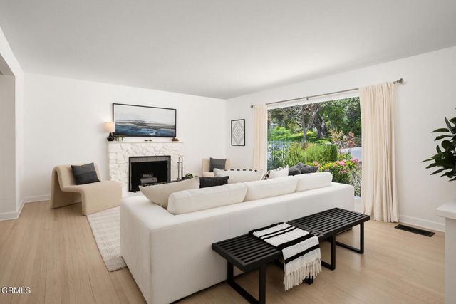 1200 Fernside Drive, La Canada Flintridge, CA 91011