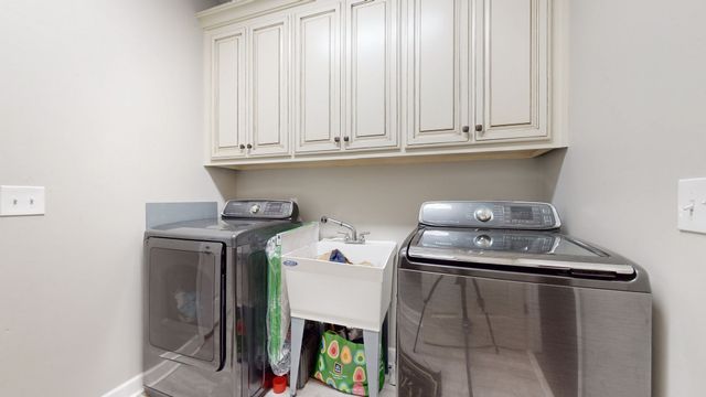 1318 Old Seminary Rd, Manchester, TN 37355