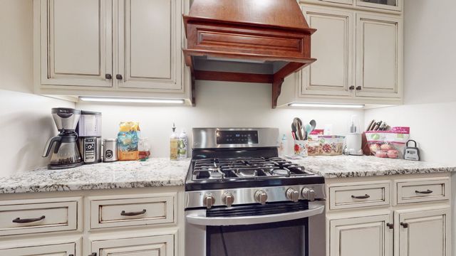 1318 Old Seminary Rd, Manchester, TN 37355