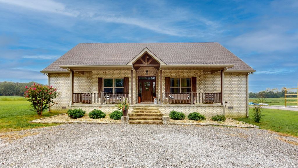 1318 Old Seminary Rd, Manchester, TN 37355