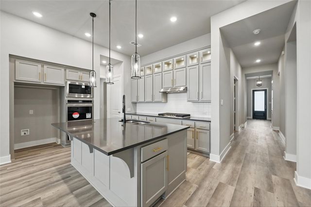 2236 Emerald Drive, Waxahachie, TX 75167