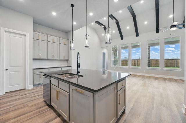 2236 Emerald Drive, Waxahachie, TX 75167