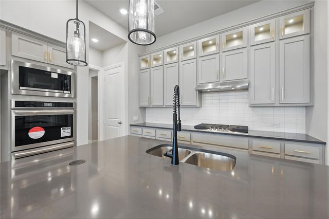 2236 Emerald Drive, Waxahachie, TX 75167