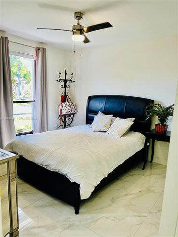 6201 Portsmouth Ln, Davie, FL 33331