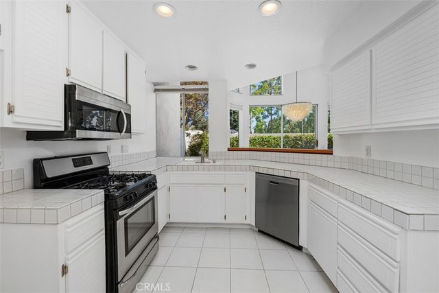 19 Stream Street, Laguna Niguel, CA 92677