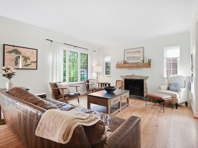 1259 Grayton, Grosse Pointe Park, MI 48230